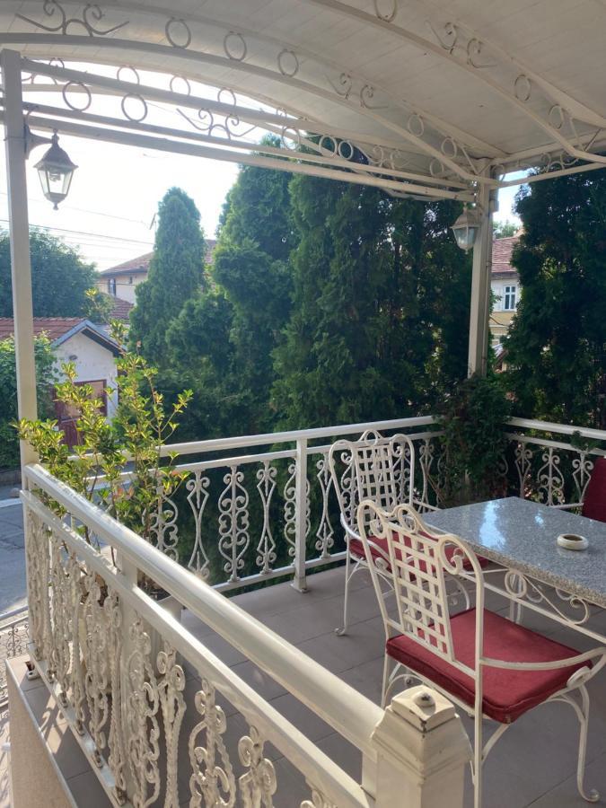 Gala Posh Apartment Соко Баня Екстериор снимка