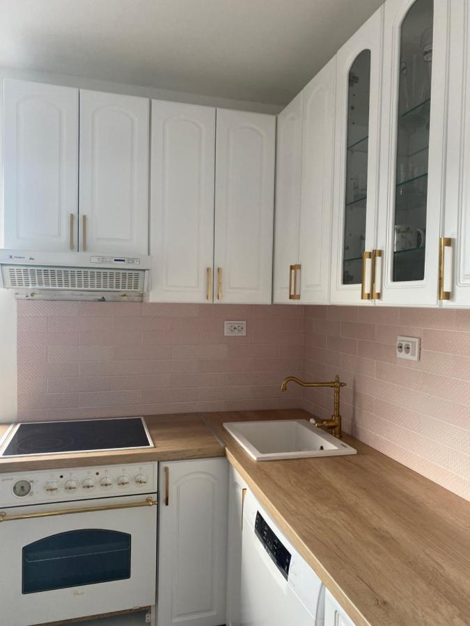 Gala Posh Apartment Соко Баня Екстериор снимка