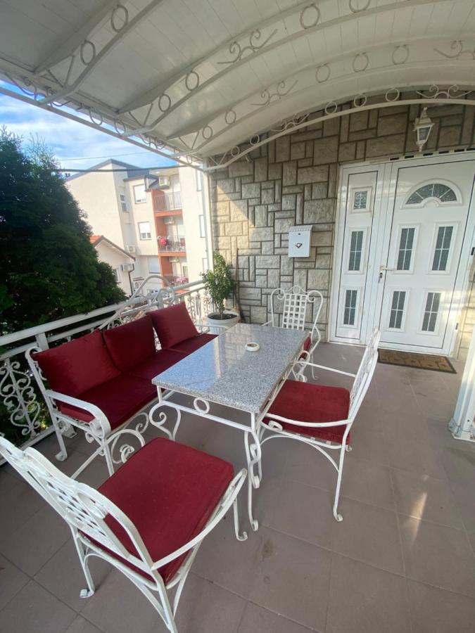 Gala Posh Apartment Соко Баня Екстериор снимка