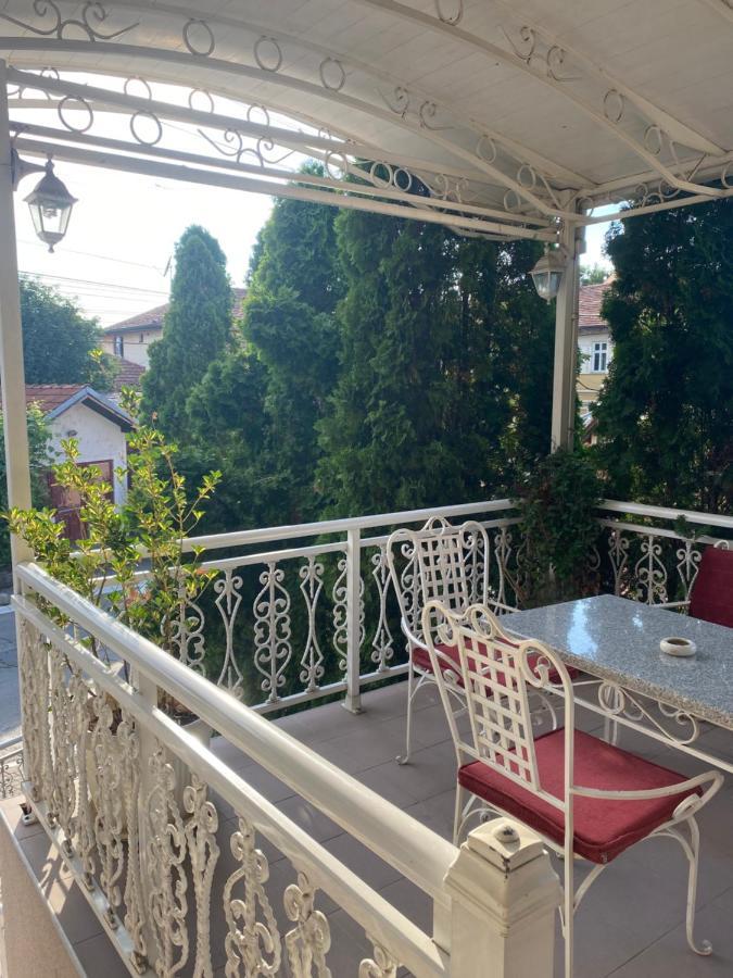 Gala Posh Apartment Соко Баня Екстериор снимка